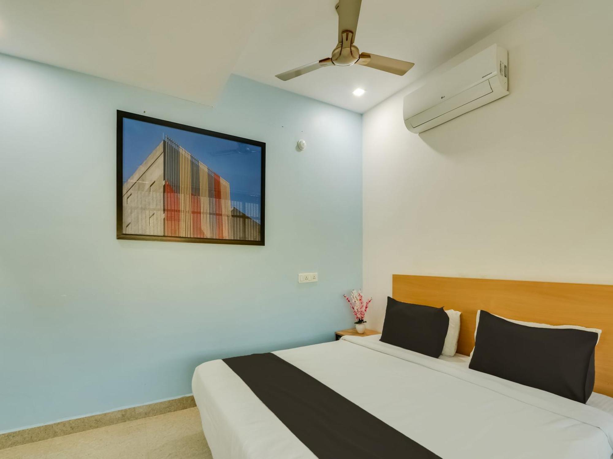 Super Townhouse Qualia Prime Hotel Near Nexus Mall Haiderabad Buitenkant foto