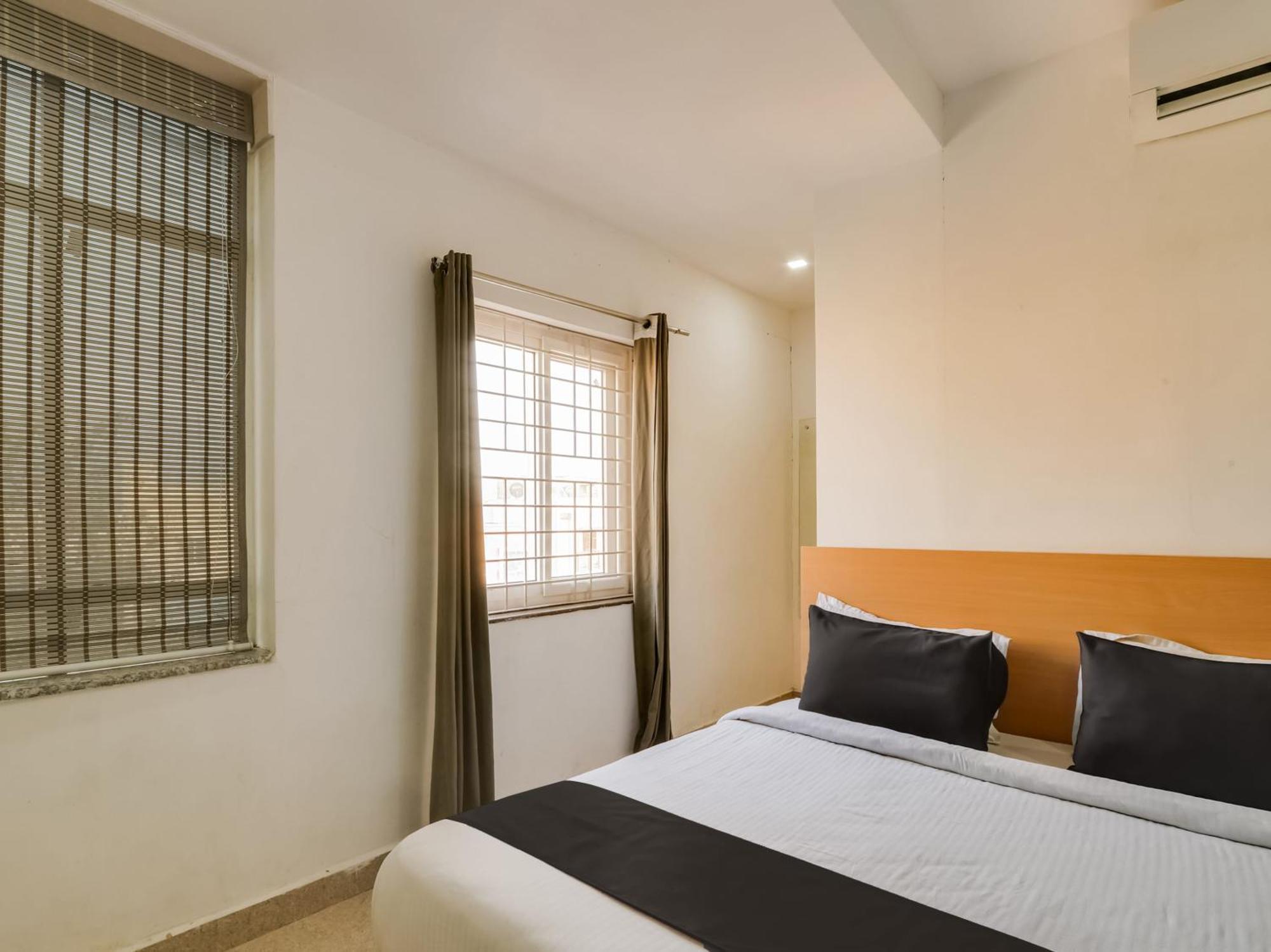 Super Townhouse Qualia Prime Hotel Near Nexus Mall Haiderabad Buitenkant foto